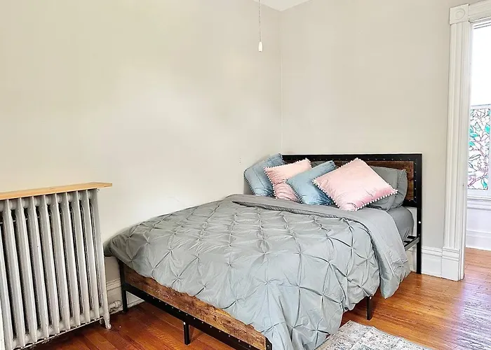 Oakpk/publictran/2bd/sleep6/wifi/chgo/lndry/garage * Oak Park