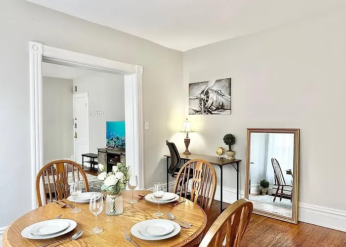 Oakpk/publictran/2bd/sleep6/wifi/chgo/lndry/garage Oak Park