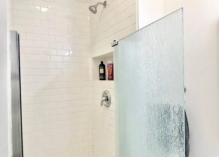 Oakpk/publictran/2bd/sleep6/wifi/chgo/lndry/garage Oak Park